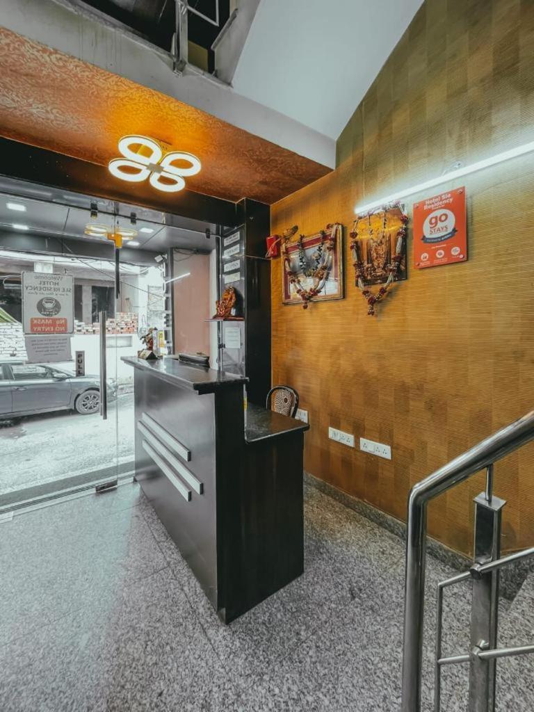 Hotel S L E Residency Waranasi Zewnętrze zdjęcie