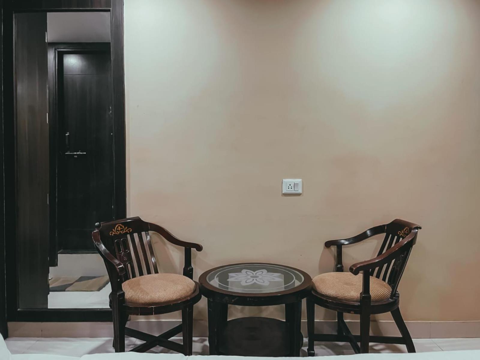 Hotel S L E Residency Waranasi Zewnętrze zdjęcie
