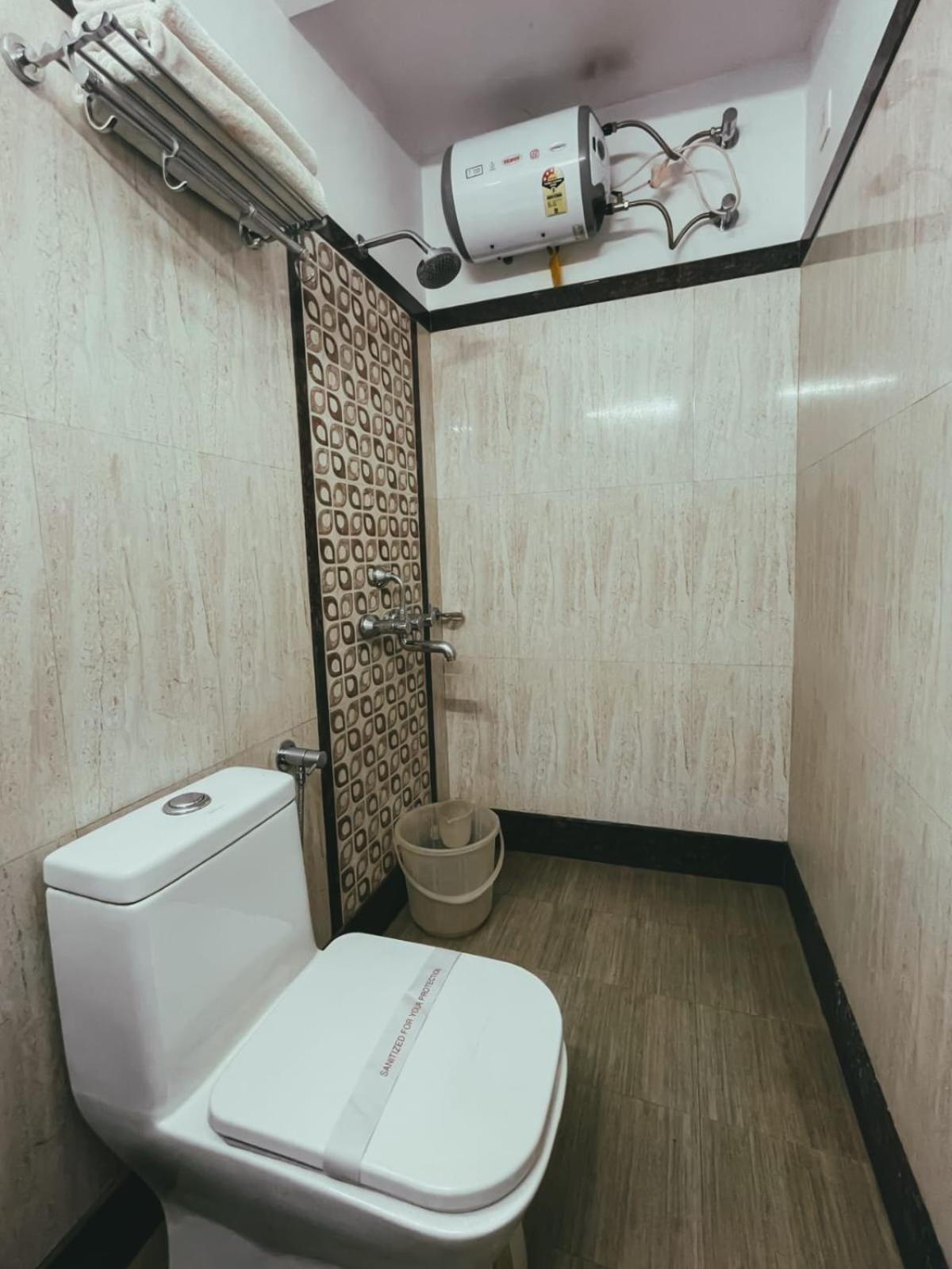 Hotel S L E Residency Waranasi Zewnętrze zdjęcie