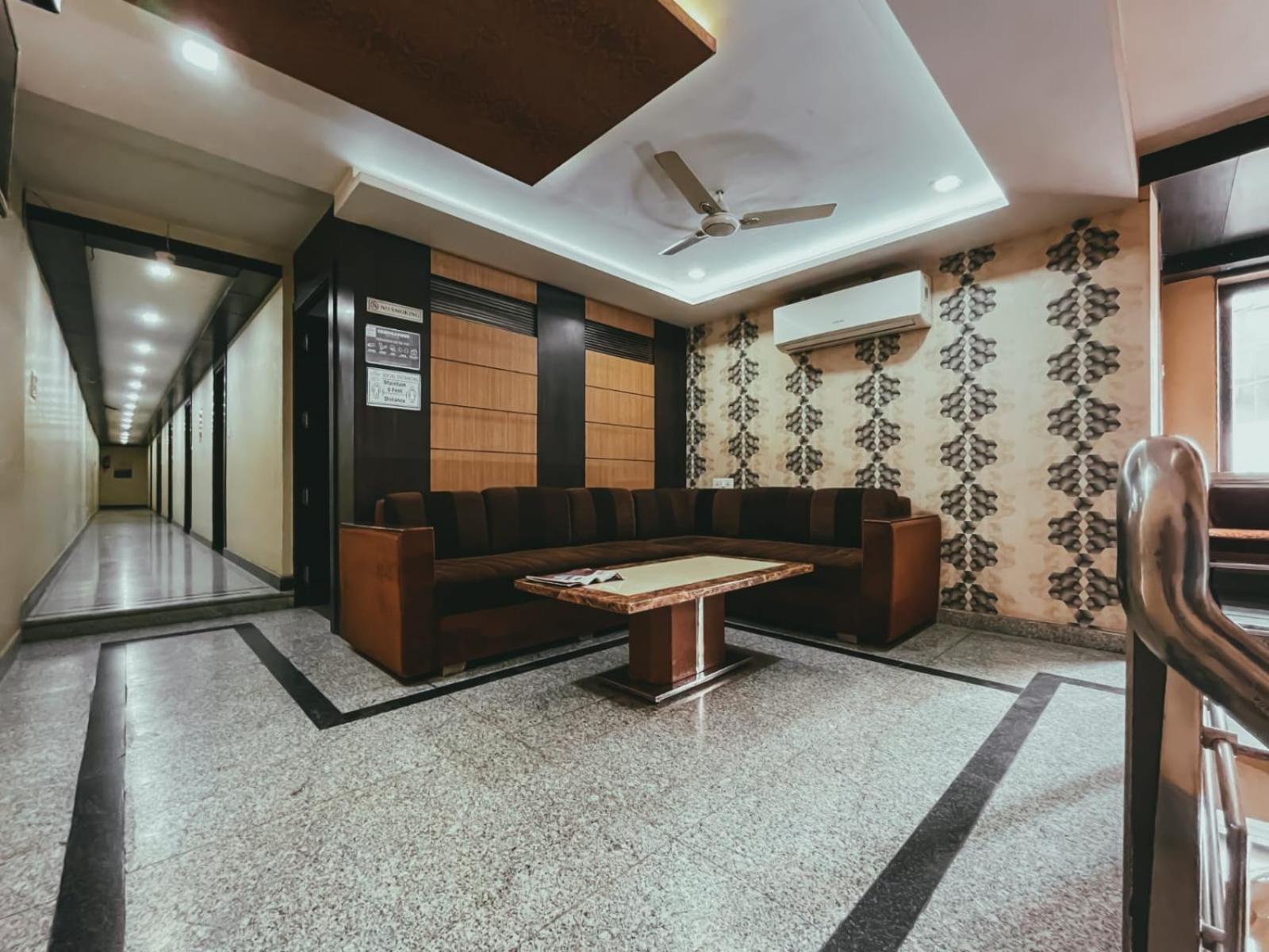 Hotel S L E Residency Waranasi Zewnętrze zdjęcie